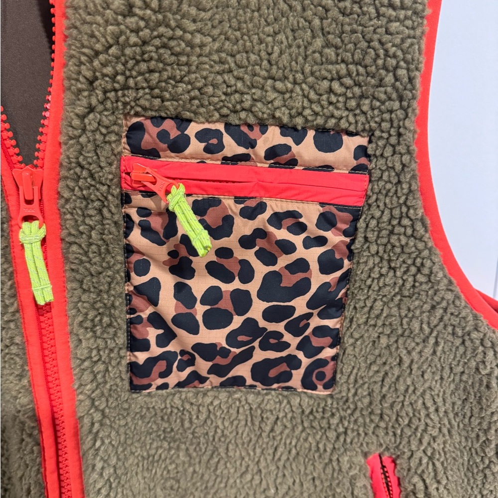 Boden Women's Olive Green fleece vest with orange trim - Picture 3 of 4